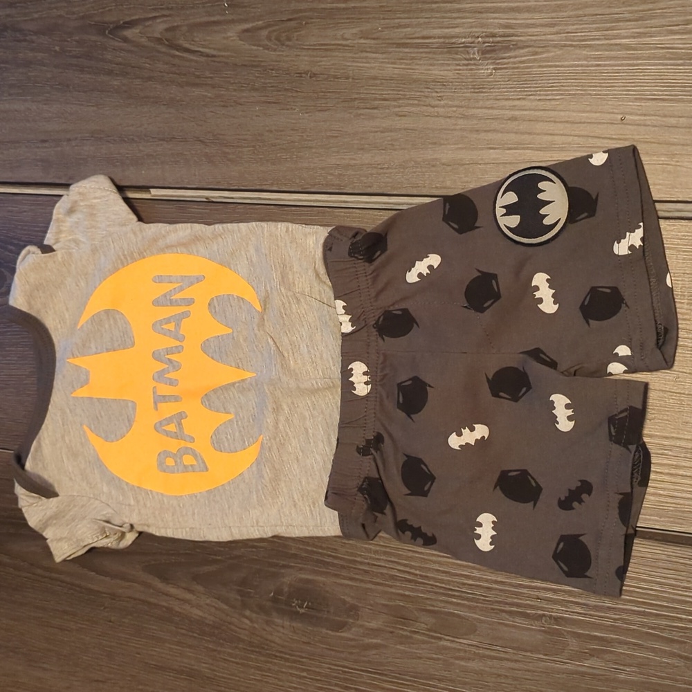 🦎 3 for $12 Batman Onsie and Shorts